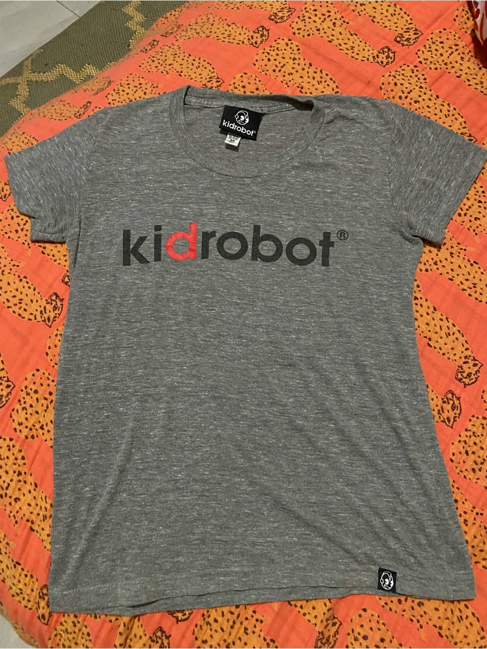 Kidrobot Women's Gray Short-Sleeve Logo Tee with Red Accent